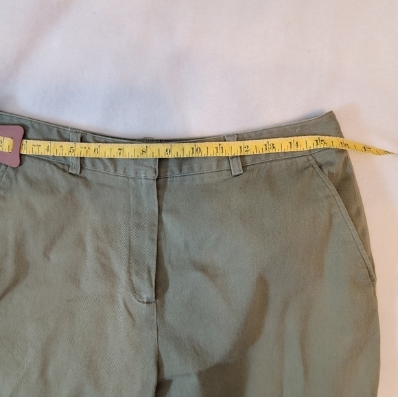 Larry Levine size 10 Green capris - Picture 2 of 11
